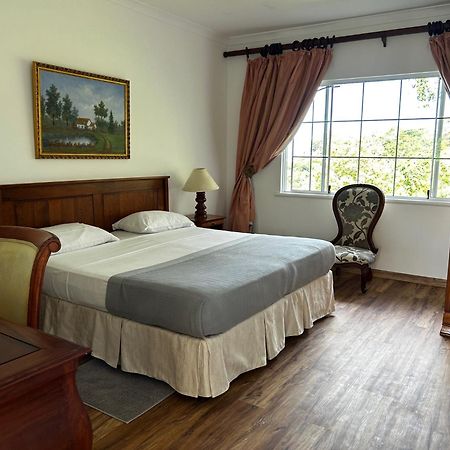Beau Sejour Hotel Victoria Exterior foto